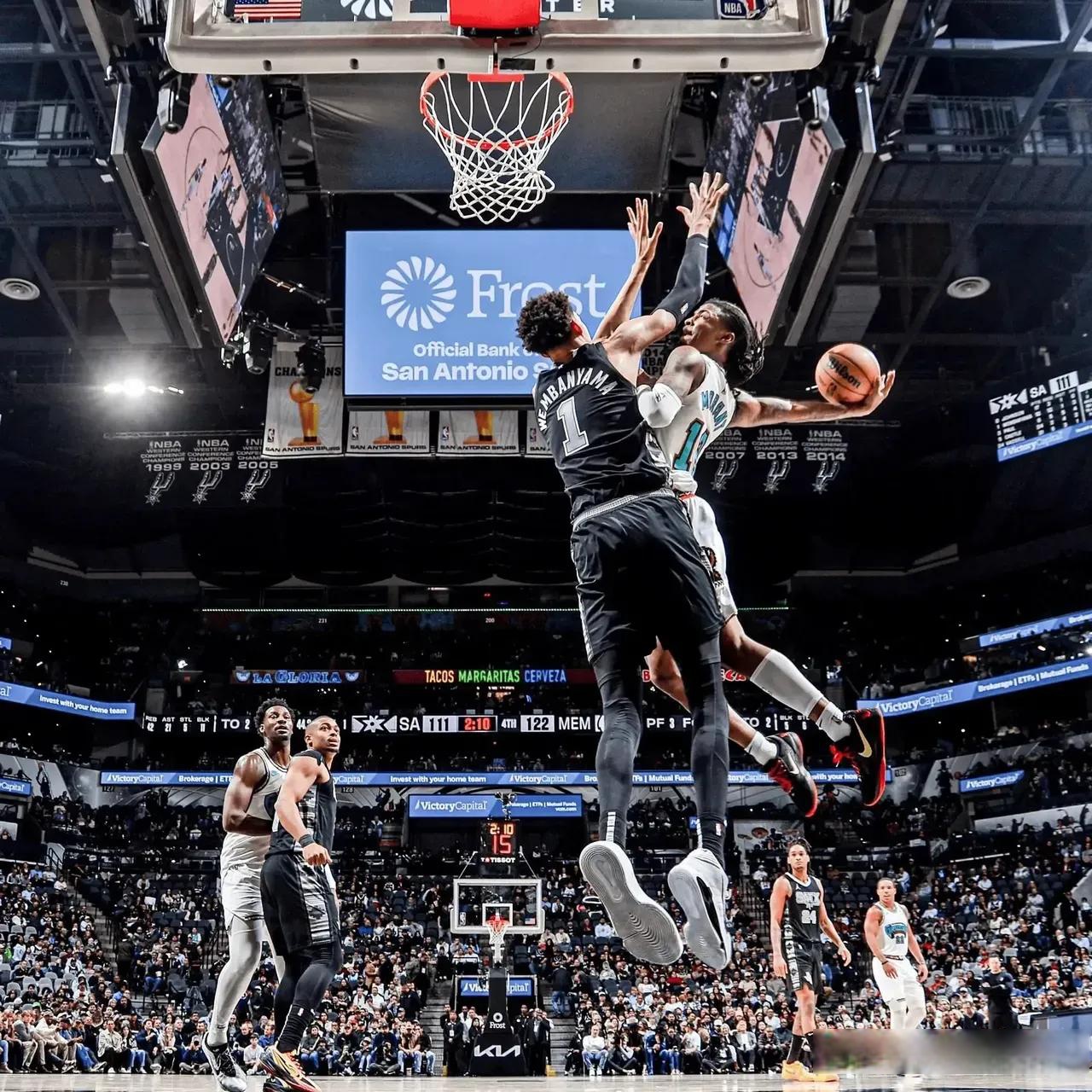 u球体育-圣安东尼奥马刺冲刺阶段主帅复盘赛后多伦多猛龙外线爆发，凯恩与50激战IG分钟瞬间刷屏的简单介绍